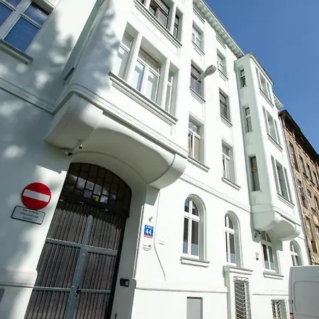 Gdanska 44 *
