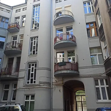Gdanska 44 *